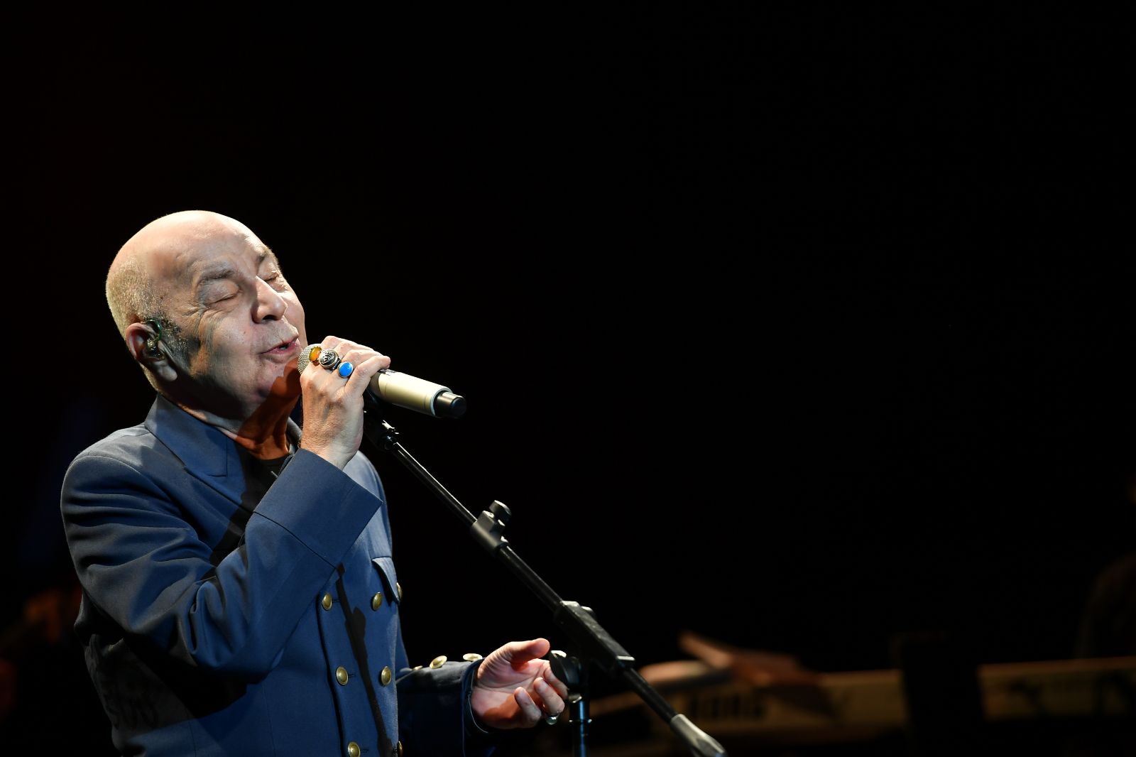 Mazhar Alanson: Yandımı Medinede yazdım Mazhar Alanson: Yandımı Medinede yazdım